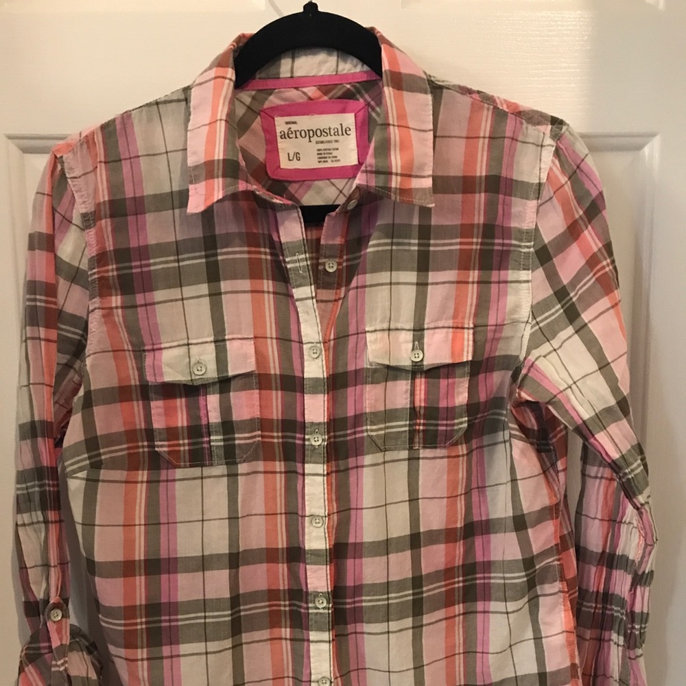 Cute top wear the sleeves rolled up or down